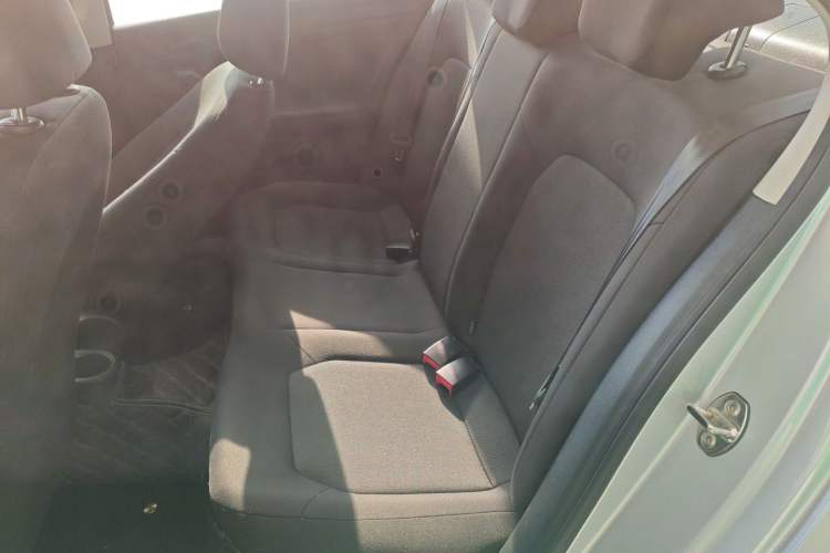Used Volkswagen Jetta 2015 1.4L Manual Fashion Model Left Rear Seat