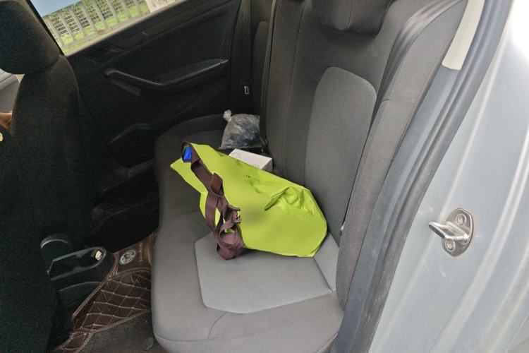 Used Volkswagen Jetta 2015 1.6L Automatic Fashion Model Left Rear Seat