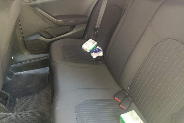 Used Volkswagen Jetta 2015 1.6L Manual Comfort Model Left Rear Seat