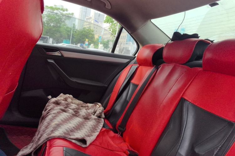 Used Volkswagen Jetta 2015 Zhuihui Edition 1.6L Manual Comfort Model Left Rear Seat
