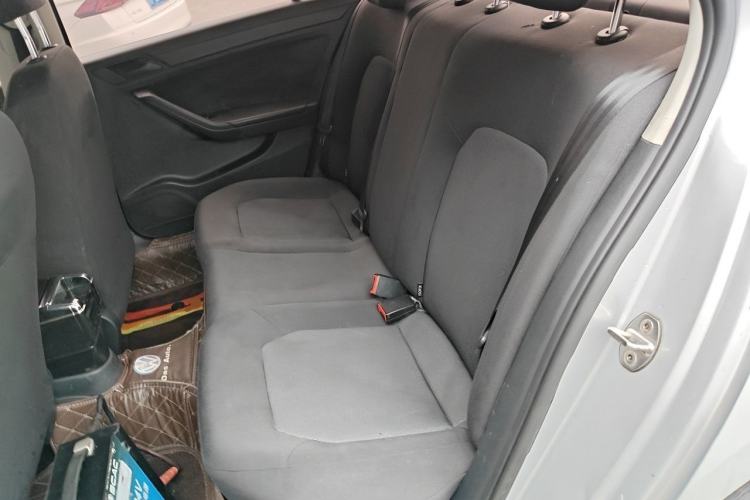 Used Volkswagen Jetta 2015 Zhuihui Edition 1.4L Manual Fashion Model Left Rear Seat