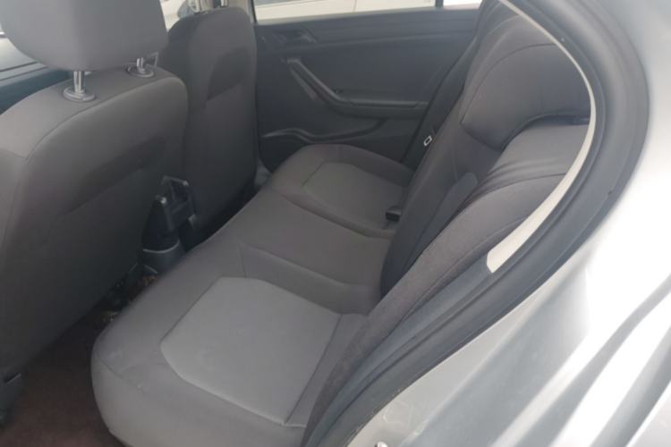 Used Volkswagen Jetta 2015 Value Edition 1.6L Manual Fashionable Style Left Rear Seat