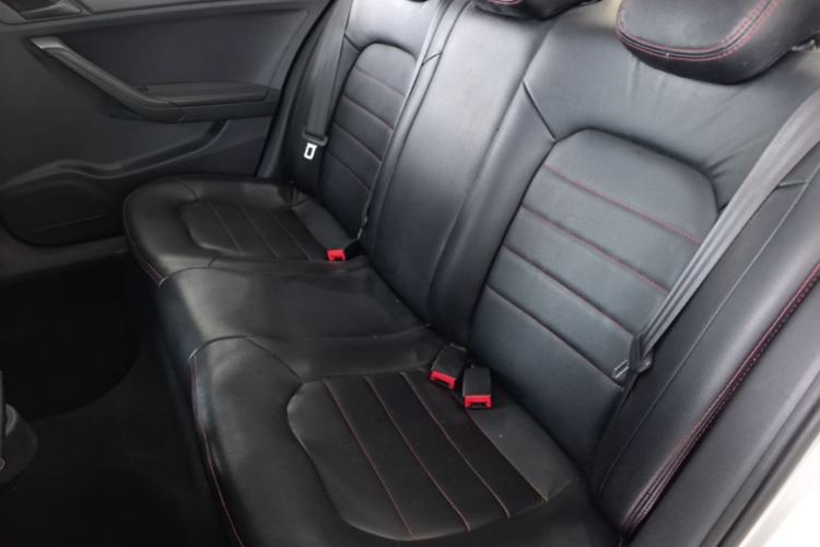 Used Volkswagen Jetta 2015 Value Edition 1.6L Automatic Fashion Version Left Rear Seat