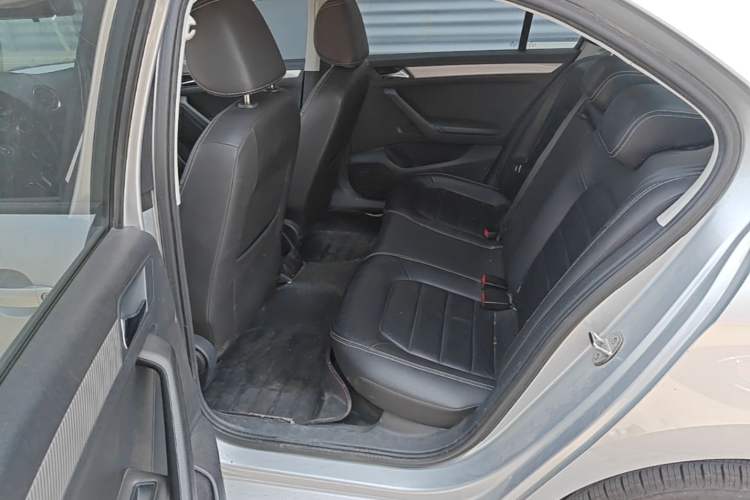 Used Volkswagen Jetta 2015 1.6L Manual Comfort Model Left Rear Seat