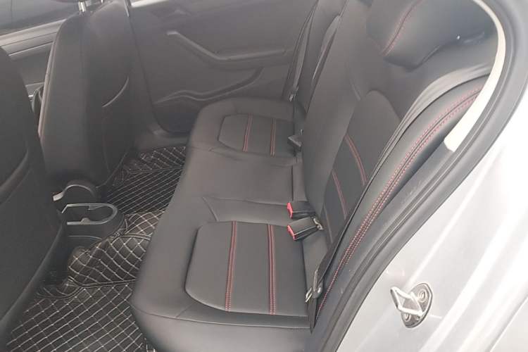 Used Volkswagen Jetta 2015 Value Edition 1.6L Manual Fashionable Style Left Rear Seat