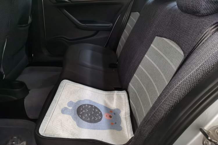 Used Volkswagen Jetta 2015 Zhuihui Edition 1.4L Manual Fashion Model Left Rear Seat