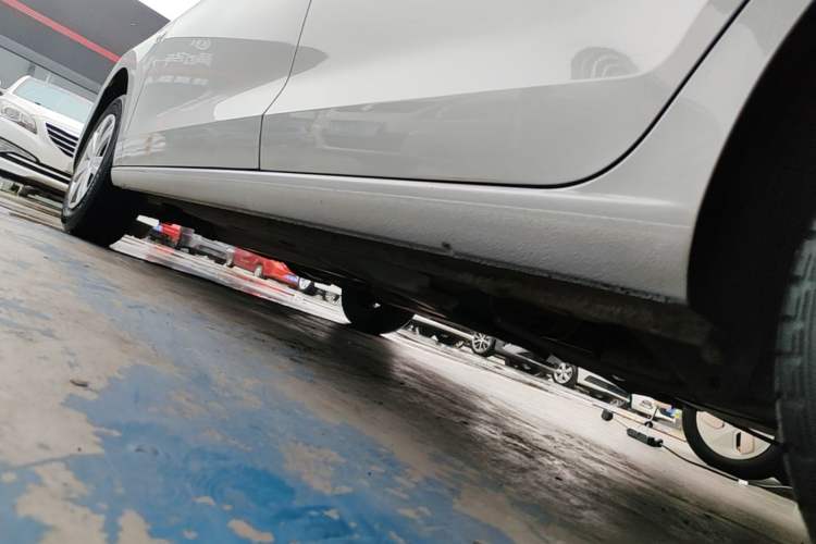 Used Volkswagen Jetta 2015 1.6L Manual Fashion Edition Left Side Sill