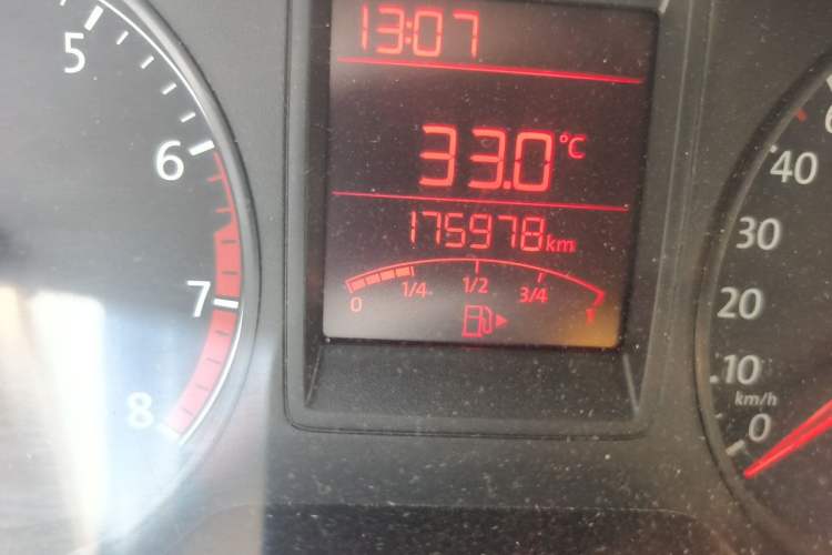 Used Volkswagen Jetta 2015 Value Edition 1.6L Manual Fashionable Style Odometer Close Up