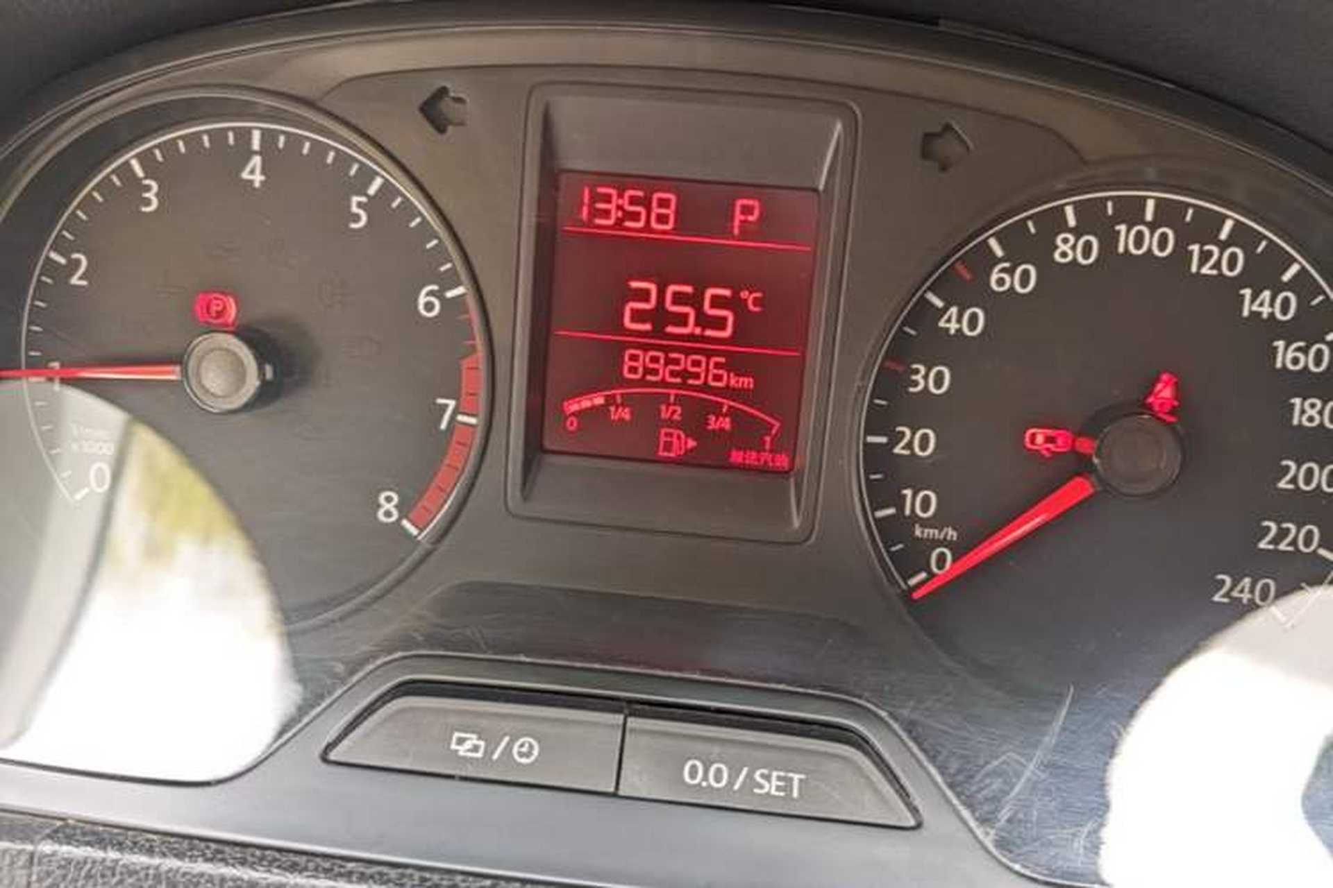 Used Volkswagen Jetta 2015 1.6L Automatic Fashion Model Odometer Close Up