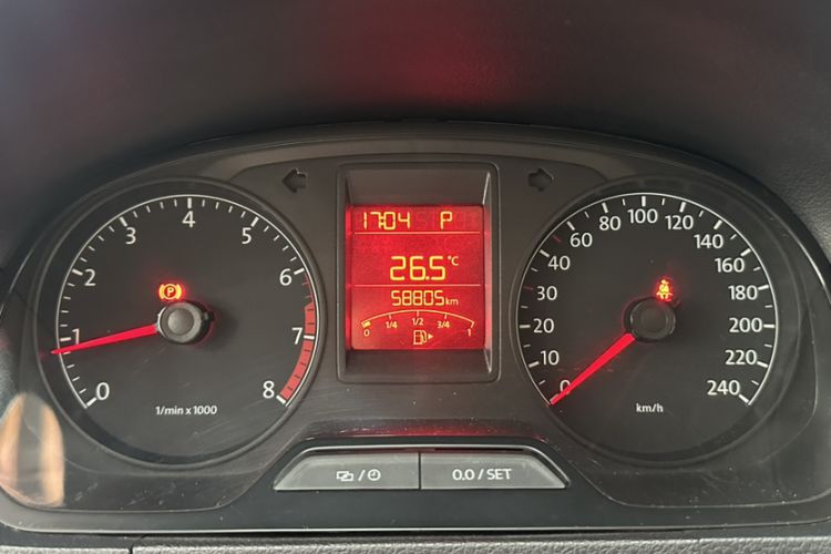Used Volkswagen Jetta 2015 1.6L Automatic Fashion Model Odometer Close Up