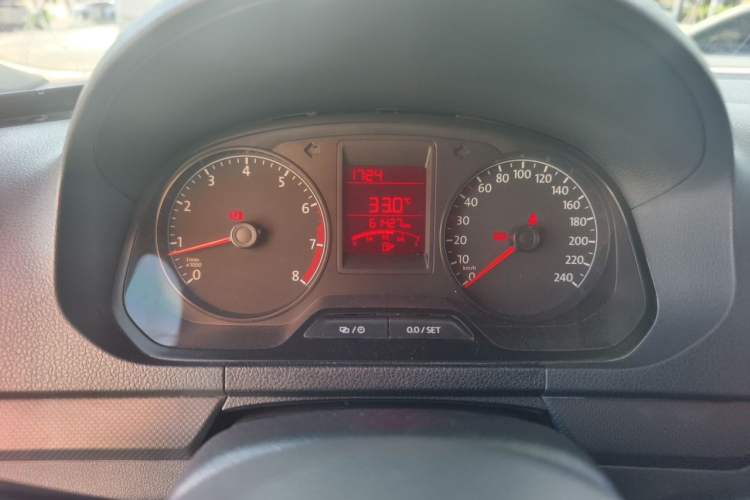 Used Volkswagen Jetta 2015 Zhuihui Edition 1.4L Manual Fashion Model Odometer Close Up
