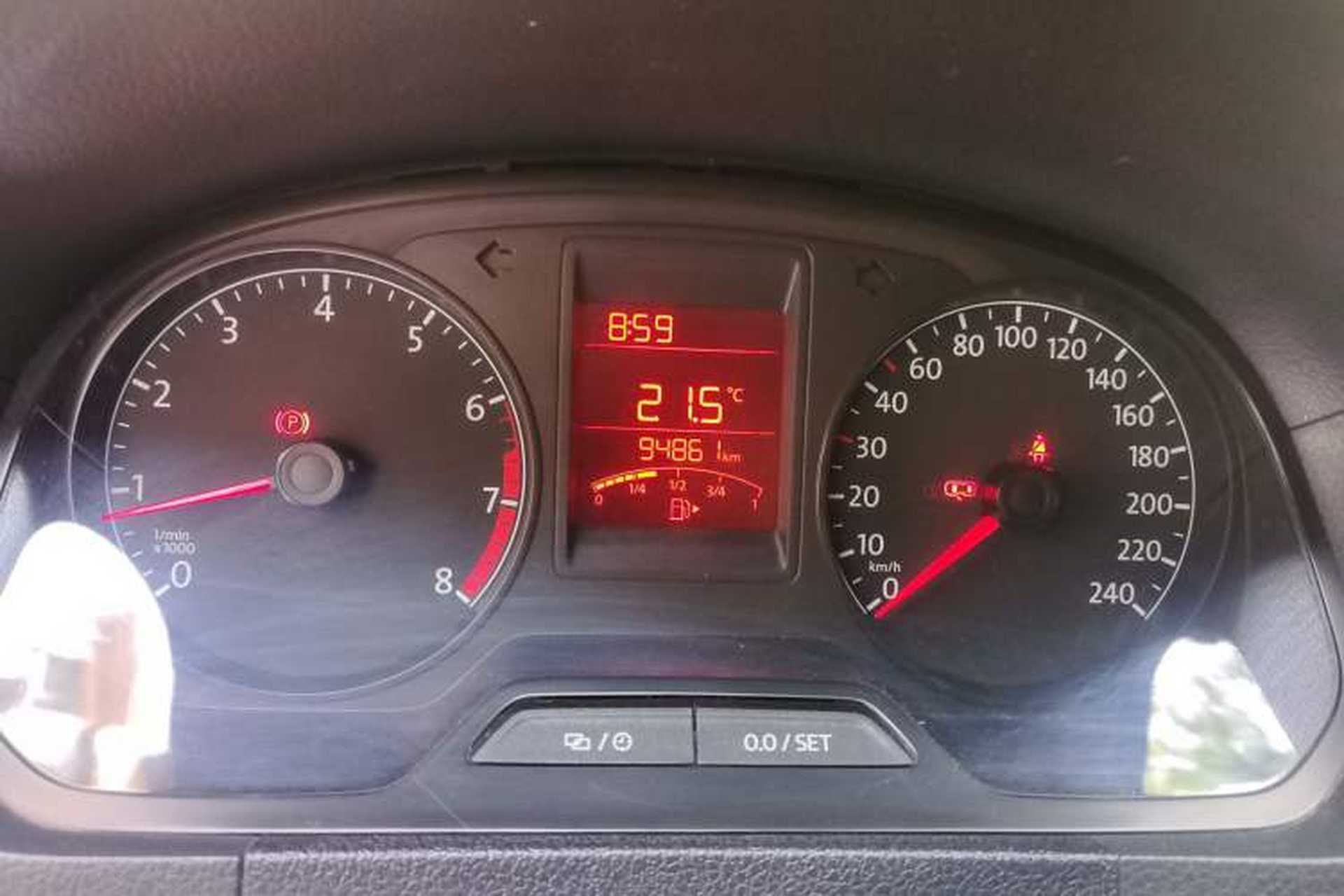 Used Volkswagen Jetta 2015 Zhuihui Edition 1.4L Manual Fashion Model Odometer Close Up
