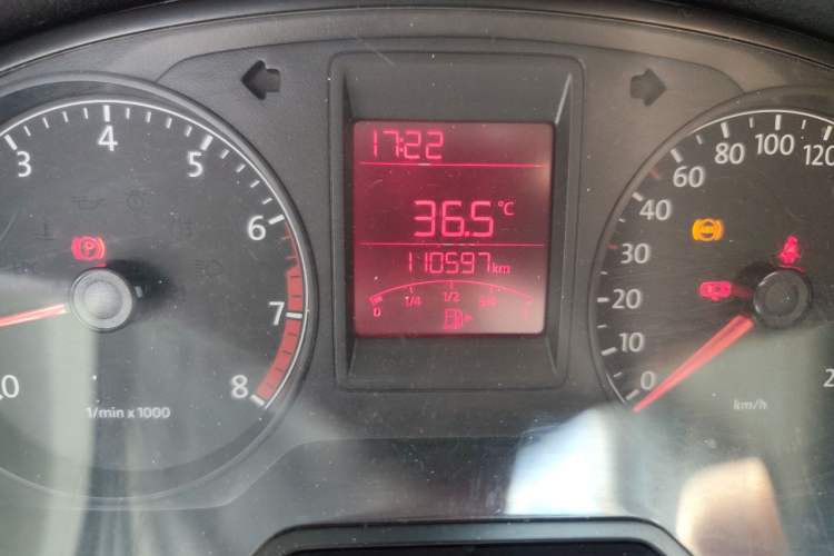 Used Volkswagen Jetta 2015 1.6L Manual Fashion Edition Odometer Close Up