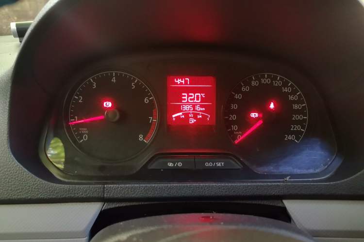 Used Volkswagen Jetta 2015 Value Edition 1.6L Manual Fashionable Style Odometer Close Up