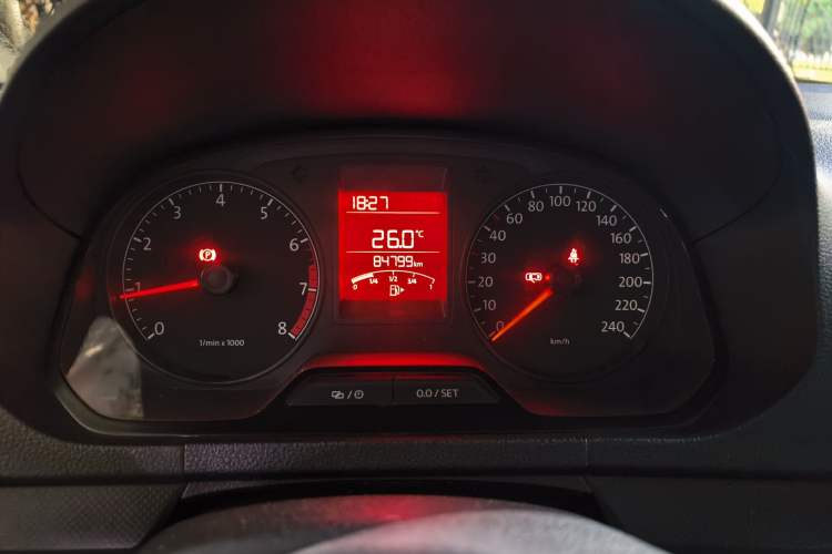 Used Volkswagen Jetta 2015 1.6L Manual Fashion Edition Odometer Close Up