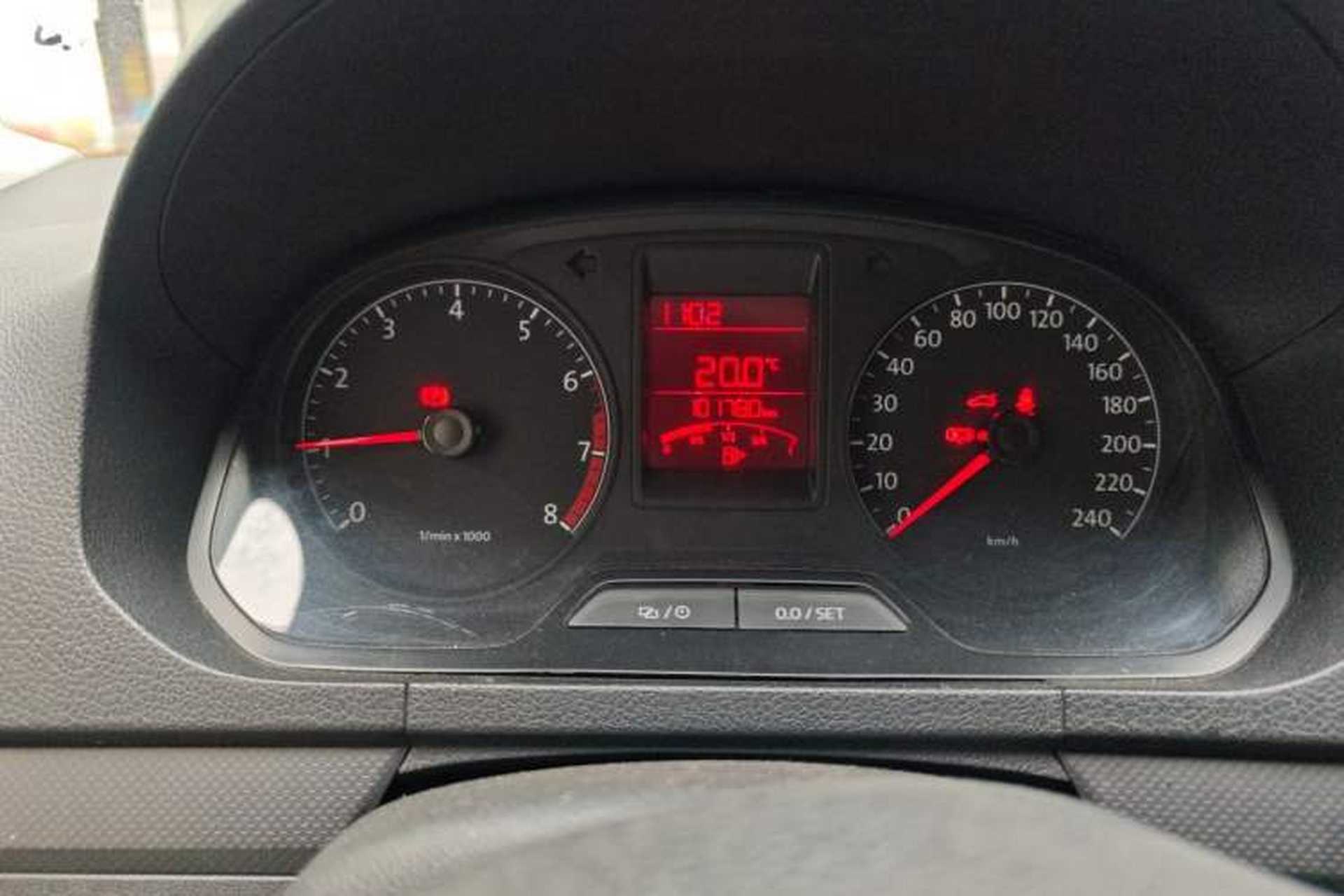 Used Volkswagen Jetta 2015 Zhuihui Edition 1.4L Manual Fashion Model Odometer Close Up