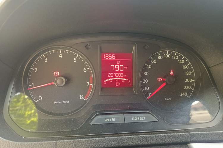 Used Volkswagen Jetta 2015 1.6L Manual Comfort Model Odometer Close Up