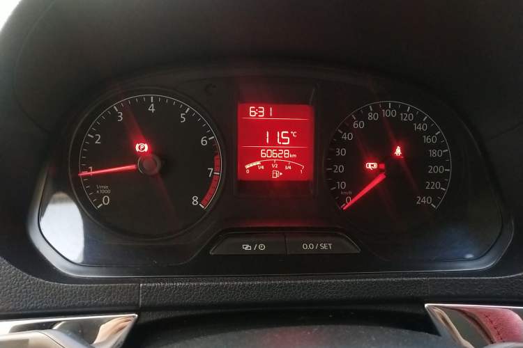 Used Volkswagen Jetta 2015 Value Edition 1.6L Manual Fashionable Style Odometer Close Up
