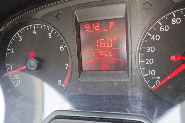 Used Volkswagen Jetta 2015 1.6L Automatic Fashion Model Odometer Close Up