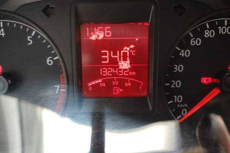 Used Volkswagen Jetta 2015 Value Edition 1.6L Manual Fashionable Style Odometer Close Up