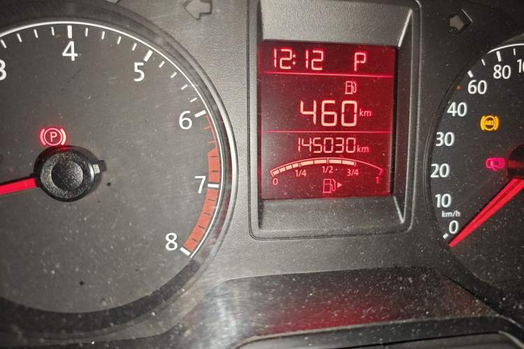 Used Volkswagen Jetta 2015 Value Edition 1.6L Automatic Comfort Version Odometer Close Up