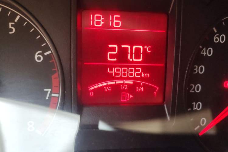 Used Volkswagen Jetta 2015 1.6L Manual Fashion Edition Odometer Close Up