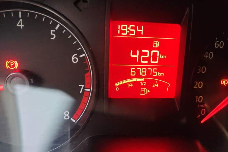 Used Volkswagen Jetta 2015 Zhuihui Edition 1.6L Manual Comfort Model Odometer Close Up