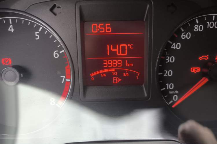 Used Volkswagen Jetta 2015 1.6L Manual Comfort Model Odometer Close Up