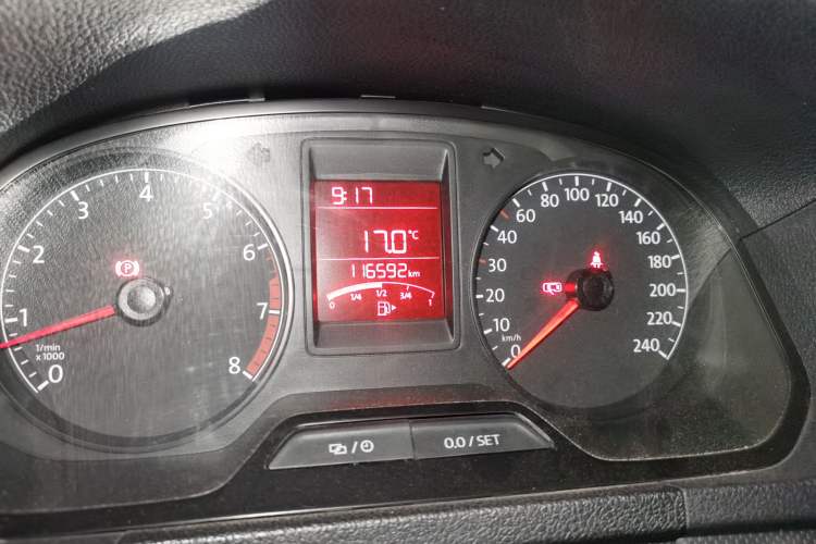 Used Volkswagen Jetta 2015 Zhuihui Edition 1.4L Manual Fashion Model Odometer Close Up