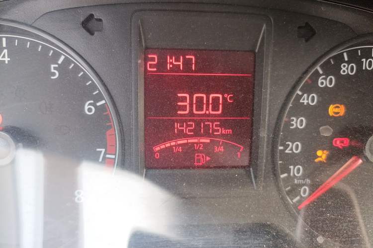 Used Volkswagen Jetta 2015 Value Edition 1.6L Manual Fashionable Style Odometer Close Up