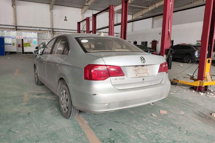 Used Volkswagen Jetta 2015 Zhuihui Edition 1.4L Manual Fashion Model Rear Left 45 Deg