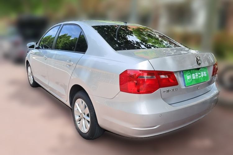 Used Volkswagen Jetta 2015 Value Edition 1.6L Automatic Comfort Version Rear Left 45 Deg