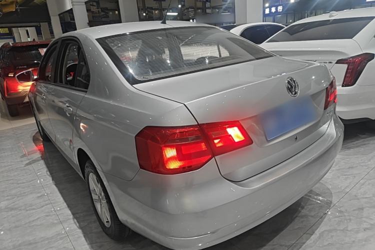 Used Volkswagen Jetta 2015 Value Edition 1.6L Automatic Fashion Version Rear Left 45 Deg