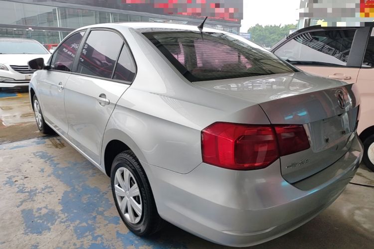 Used Volkswagen Jetta 2015 1.6L Manual Fashion Edition Rear Left 45 Deg