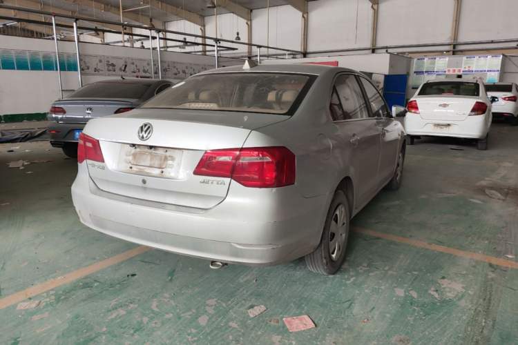 Used Volkswagen Jetta 2015 Zhuihui Edition 1.4L Manual Fashion Model Rear Right 45 Deg