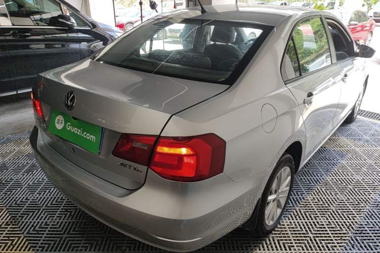 Used Volkswagen Jetta 2015 1.4L Manual Comfort Model Rear Right 45 Deg