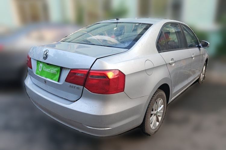 Used Volkswagen Jetta 2015 Value Edition 1.6L Manual Fashionable Style Rear Right 45 Deg
