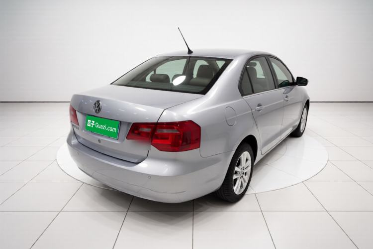 Used Volkswagen Jetta 2015 Value Edition 1.6L Automatic Comfort Version Rear Right 45 Deg
