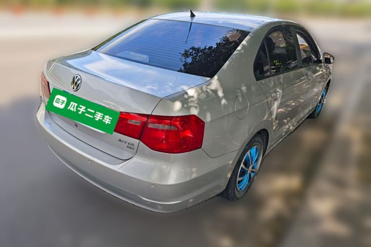 Used Volkswagen Jetta 2015 Value Edition 1.6L Manual Fashionable Style Rear Right 45 Deg
