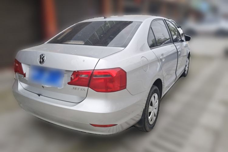 Used Volkswagen Jetta 2015 Value Edition 1.6L Manual Fashionable Style Rear Right 45 Deg