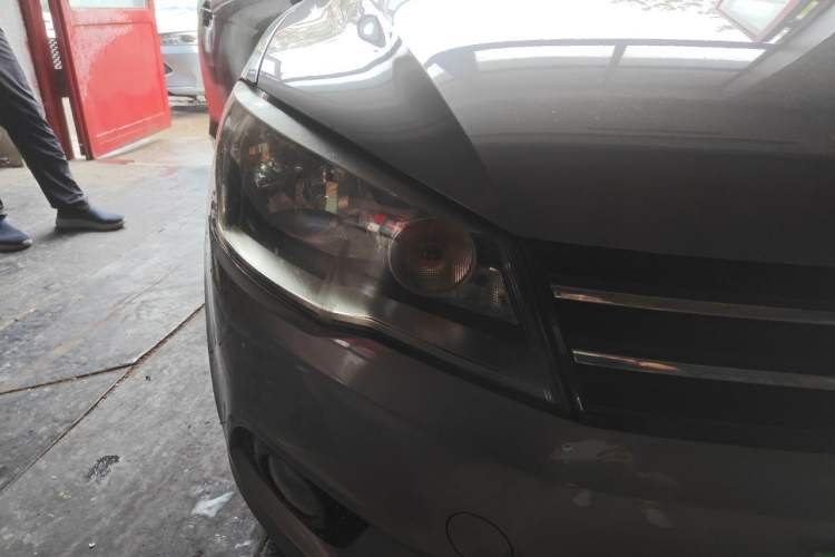 Used Volkswagen Jetta 2015 1.6L Manual Comfort Model Right Front Headlight