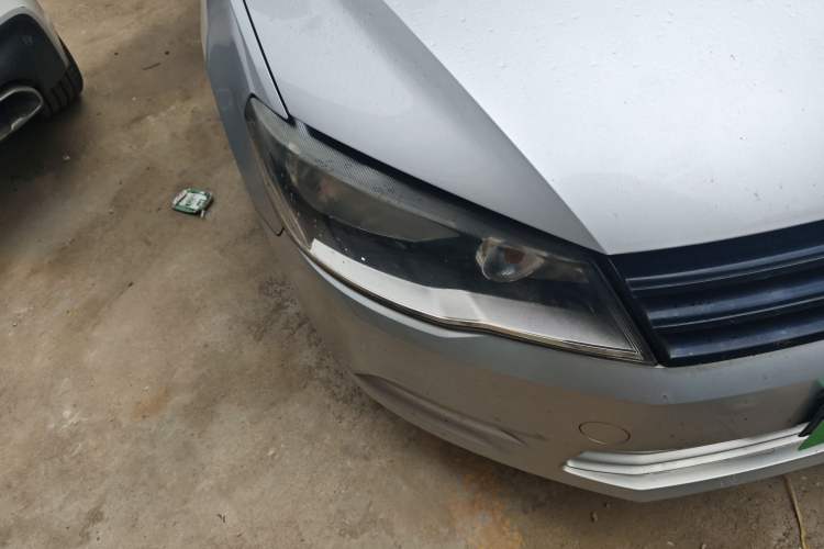 Used Volkswagen Jetta 2015 1.6L Manual Fashion Edition Right Front Headlight