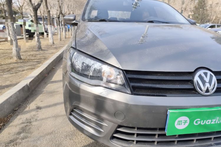 Used Volkswagen Jetta 2015 1.6L Manual Fashion Edition Right Front Headlight