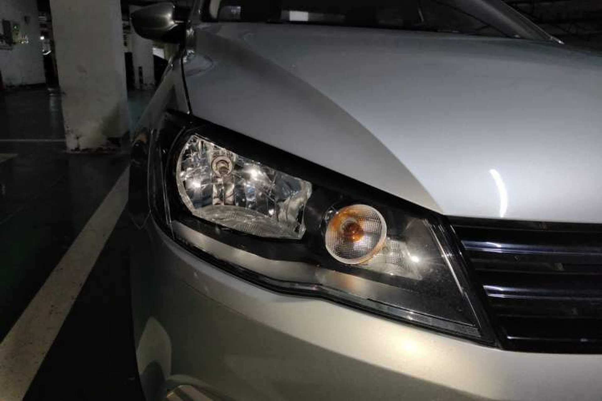 Used Volkswagen Jetta 2015 Value Edition 1.6L Manual Fashionable Style Right Front Headlight