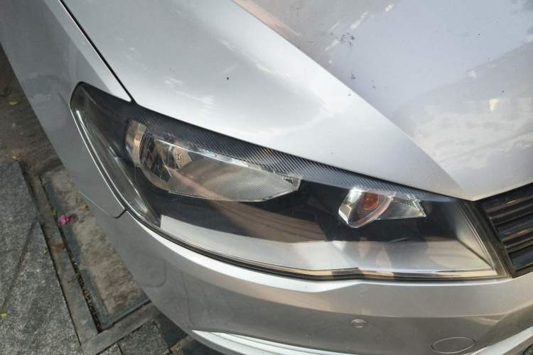 Used Volkswagen Jetta 2015 Value Edition 1.6L Manual Fashionable Style Right Front Headlight