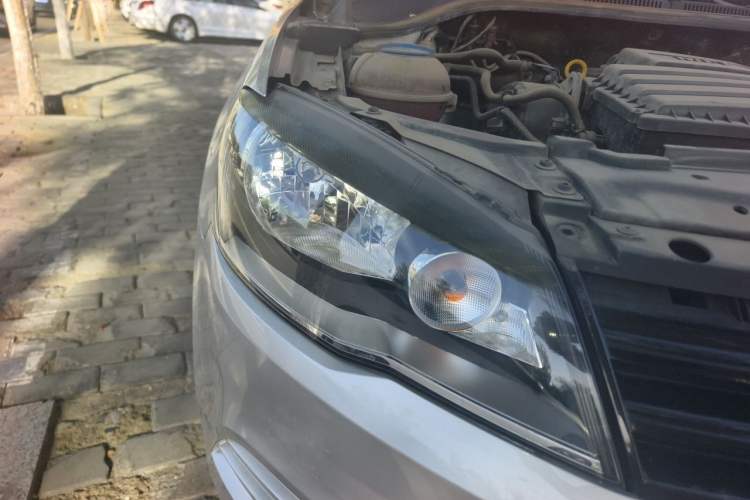 Used Volkswagen Jetta 2015 Zhuihui Edition 1.4L Manual Fashion Model Right Front Headlight