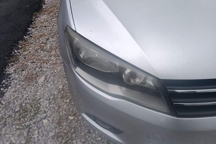 Used Volkswagen Jetta 2015 Value Edition 1.6L Automatic Comfort Version Right Front Headlight