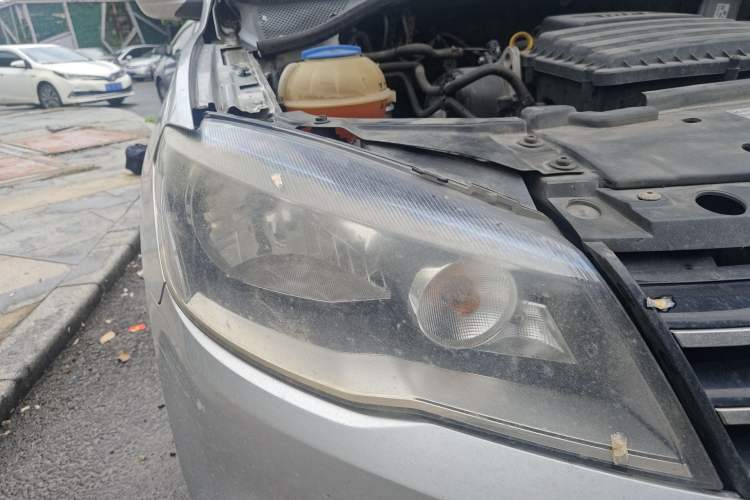 Used Volkswagen Jetta 2015 1.6L Manual Comfort Model Right Front Headlight