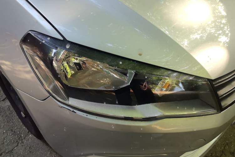 Used Volkswagen Jetta 2015 Value Edition 1.6L Manual Fashionable Style Right Front Headlight