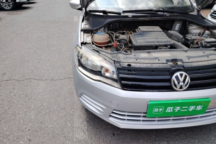 Used Volkswagen Jetta 2015 Value Edition 1.6L Manual Fashionable Style Right Front Headlight